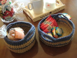 麻ひもで手編みのカゴ、完成品