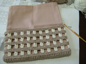 ロールポーチキットの手編み部分完成