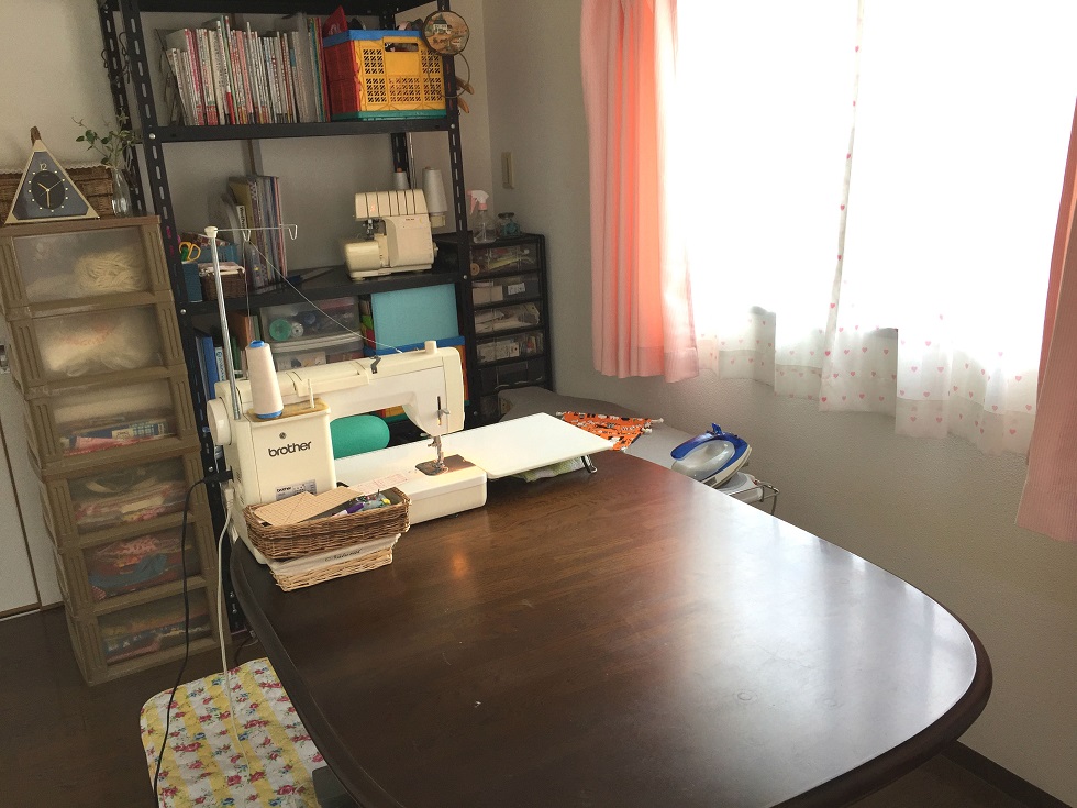 ミシンコーナーからミシン部屋へ 広く明るくなりました 針と糸でのんびりせっせ